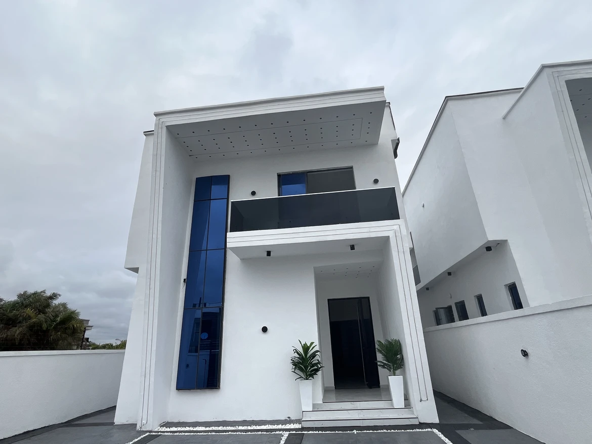 Beautifully Designed Contemporary Residence